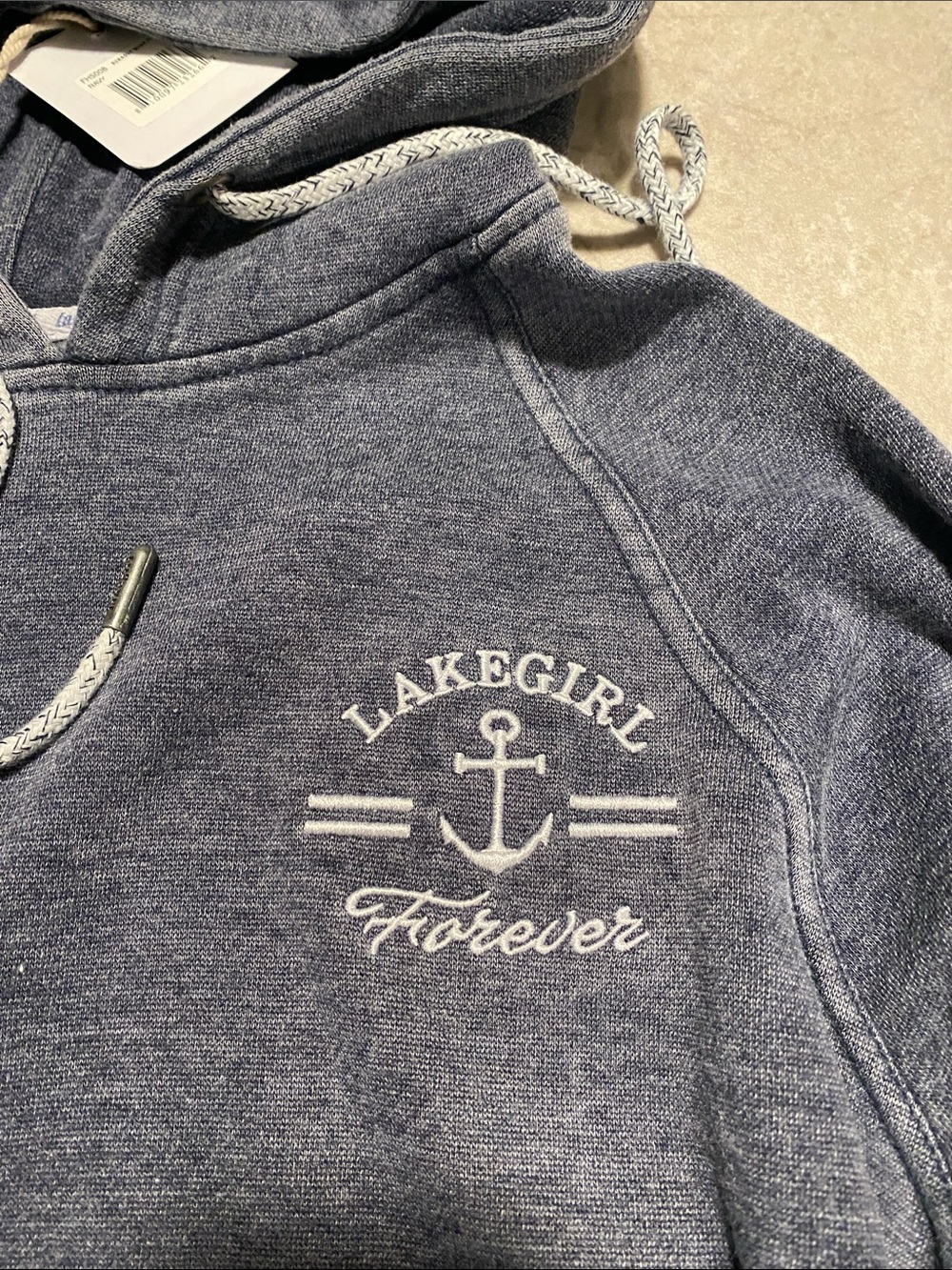 Lakegirl hoodie - Picture 2 of 6